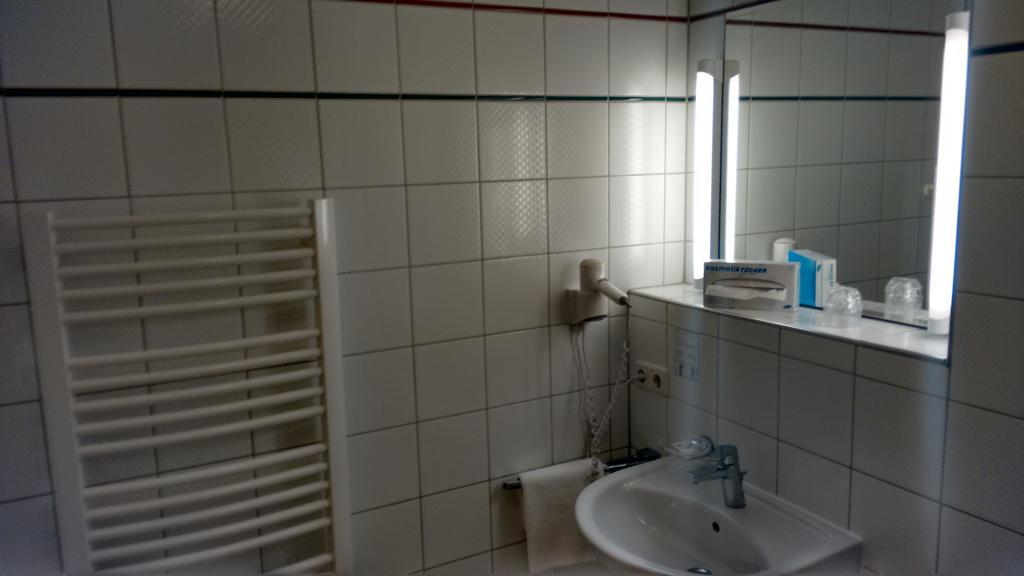 Altstadt- Und Businesshotel Pfaubraeu - Brauereigasthof - Fruehstuecksbuffet - Kostenfreie Radgarage - Hunde Willkommen Trostberg an der Alz Eksteriør billede